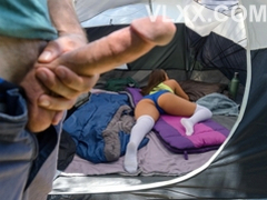 [không che] Đi cắm trại chung, nam thanh niên địt vợ ông hàng xóm Cassidy Banks