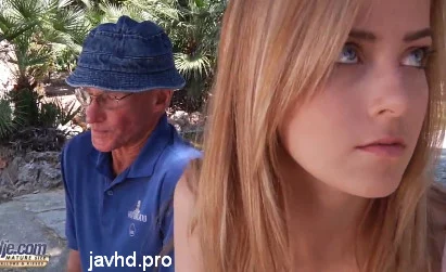 Phim sex Âu Mỹ – Ông già may mắn Abigaile Johnson